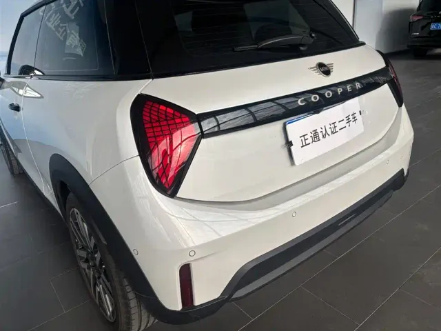MINI Hatch — Фото автомобиля 13
