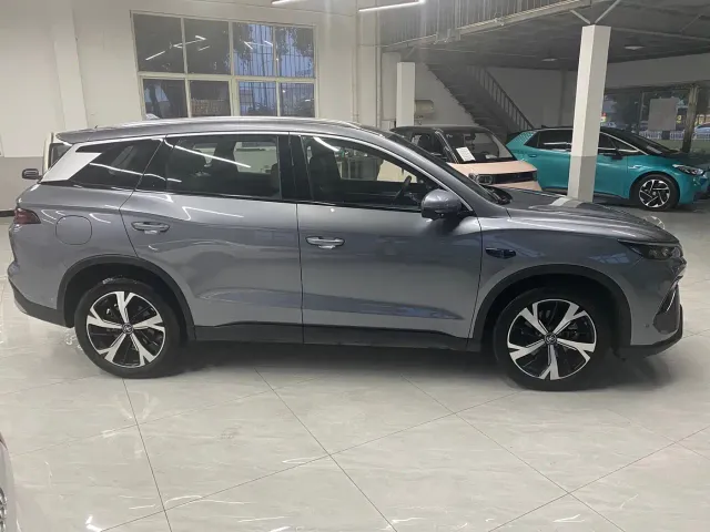 BYD Song Pro — Фото автомобиля 3