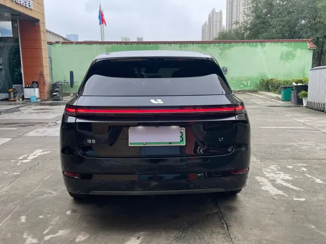 Li Auto L7 — Фото автомобиля 5