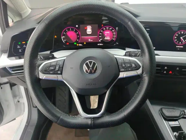 Volkswagen Golf — Фото автомобиля 15