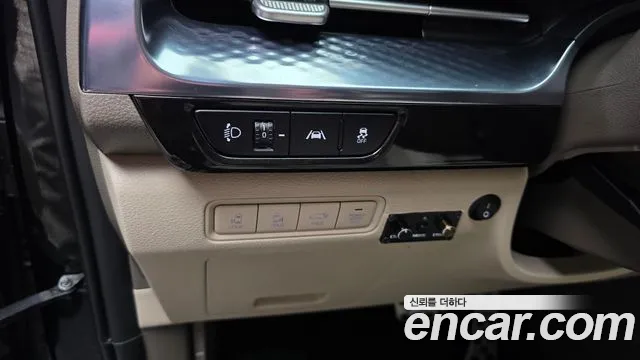 Kia Carnival 4th Gen — Фото автомобиля 30