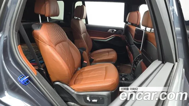 BMW X7 — Фото автомобиля 11
