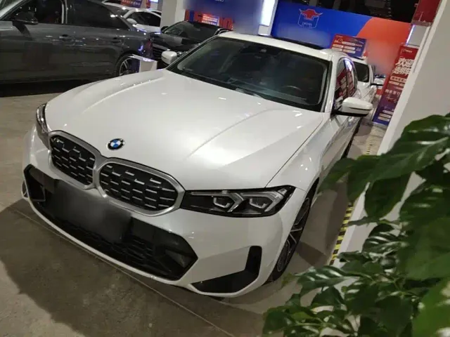 Фотография автомобиля — BMW 3 Series
