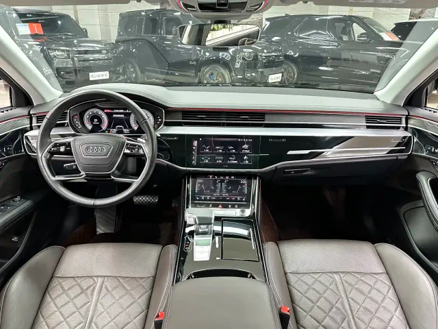 Audi A8 — Фото автомобиля 14