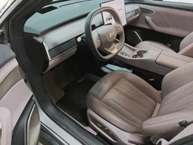 Onvo L60 — Фото автомобиля 15