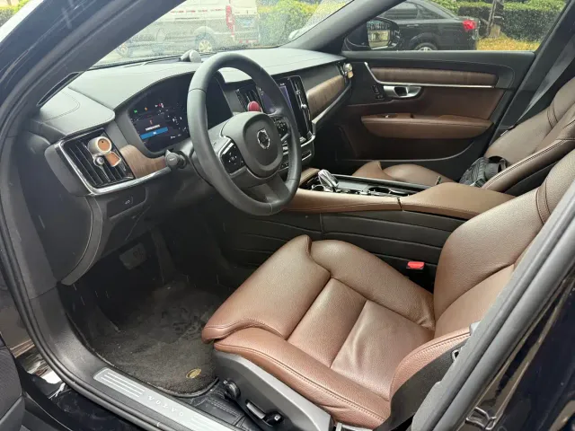Volvo S90 — Фото автомобиля 4