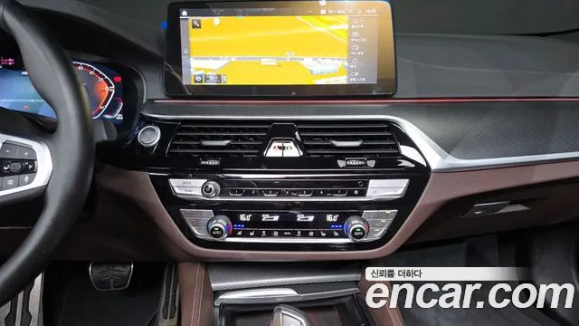 BMW 5-Series 5 серия (G30) 523d xDrive M Sport — Фото автомобиля 15