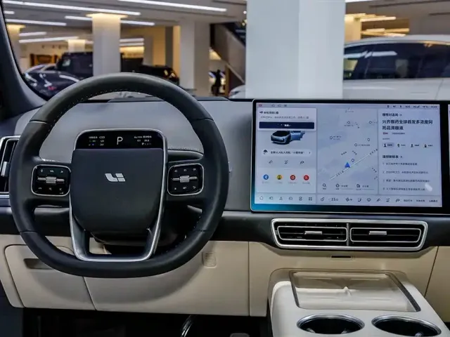 Li Auto L7 — Фото автомобиля 26