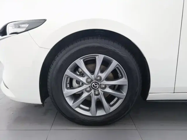 Mazda Axela — Фото автомобиля 17