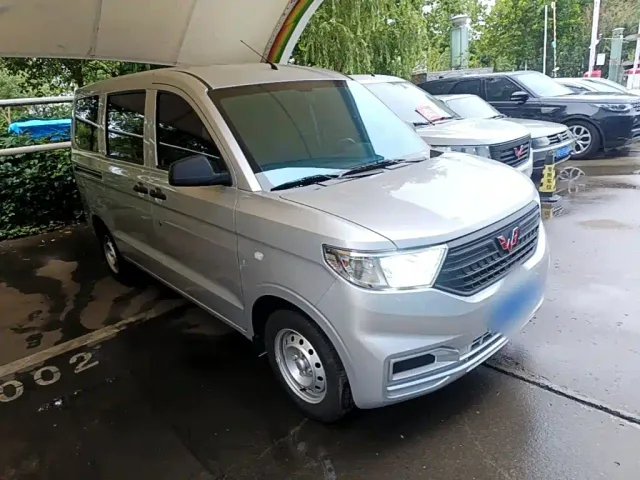 Wuling Hongguang V — Фото автомобиля 21