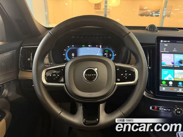 Volvo XC90 — Фото автомобиля 17