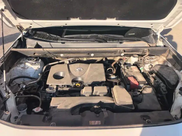 Toyota RAV4 — Фото автомобиля 10