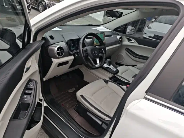 BYD Yuan Pro — Фото автомобиля 15