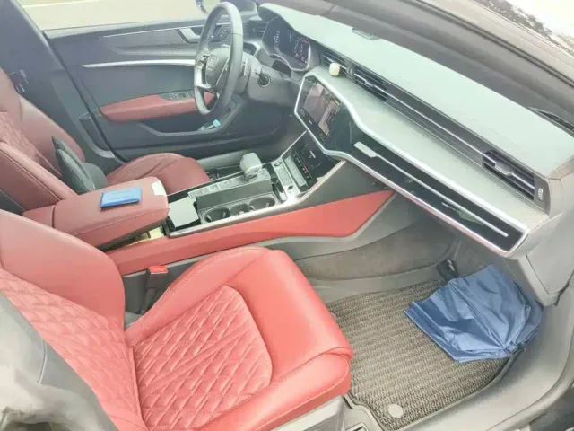Audi A7L — Фото автомобиля 12
