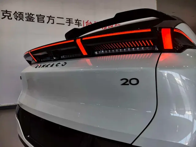 Lynk & Co Z20 — Фото автомобиля 5