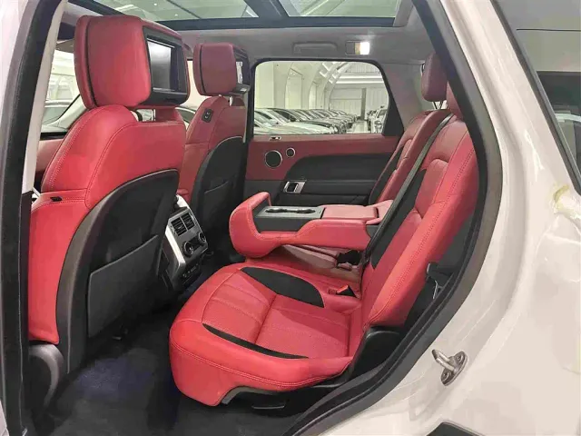 Land Rover Range Rover Sport — Фото автомобиля 12