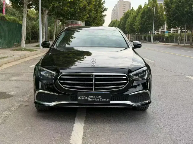 Mercedes-Benz E-Class — Фото автомобиля 2