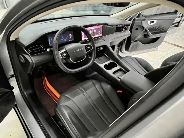 Roewe D7 — Фото автомобиля 9