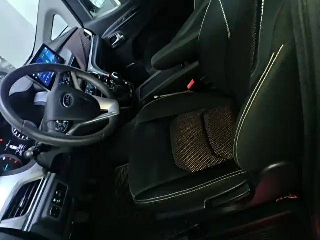 JAC Refine M3 — Фото автомобиля 14