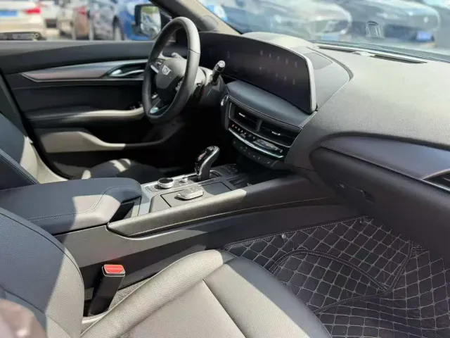 Cadillac CT5 — Фото автомобиля 7