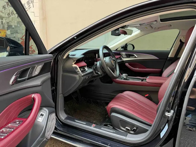 Hongqi H5 — Фото автомобиля 7