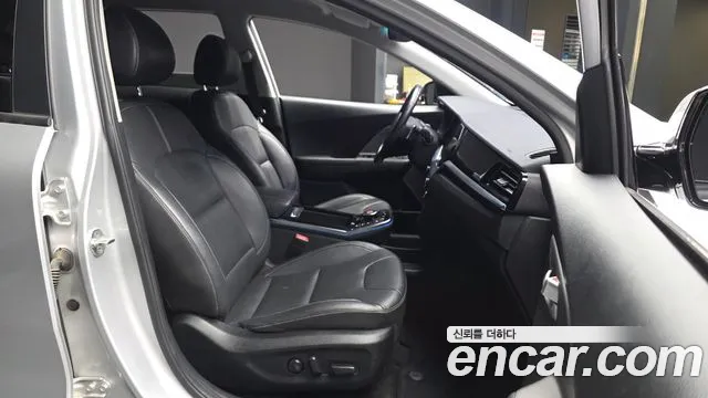 Kia Niro Niro Plus Air — Фото автомобиля 11