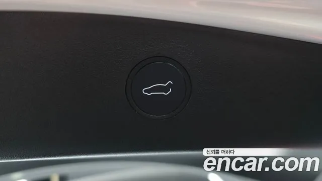 Tesla Model 3 — Фото автомобиля 16