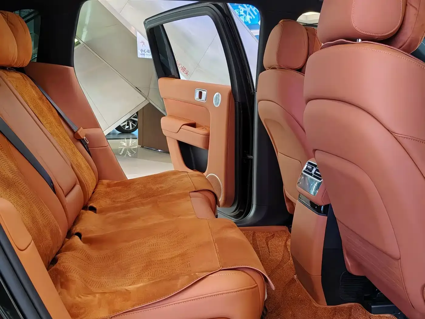 Li Auto Li Auto L7 2025 Max Smart Renewal Edition — Фото автомобиля 18