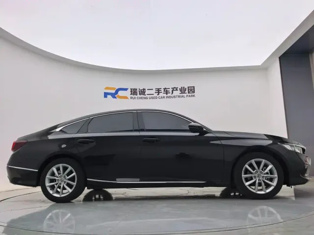 Honda Accord — Фото автомобиля 4