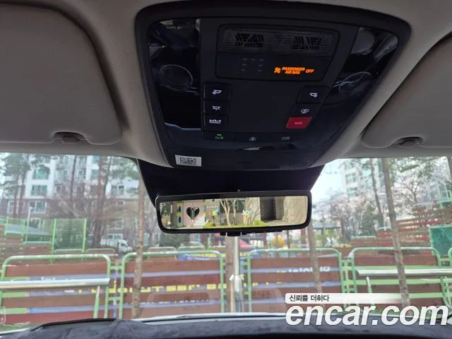 Kia Carnival Generation 4 — Фото автомобиля 12