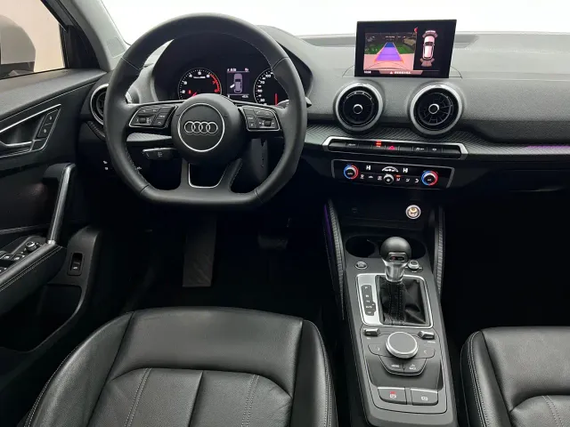 Audi Q2L — Фото автомобиля 10
