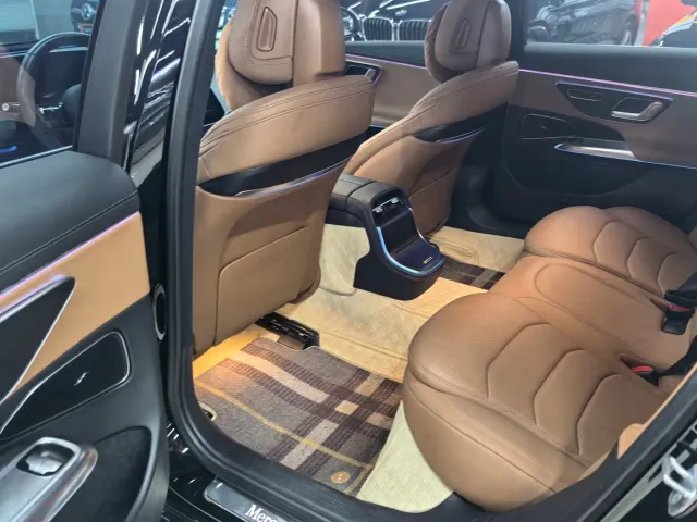 Mercedes-Benz E-Class — Фото автомобиля 8