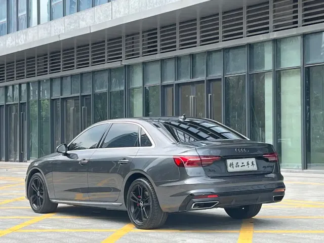 Audi A4L — Фото автомобиля 4