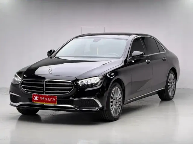 Фотография автомобиля — Mercedes-Benz E-Class
