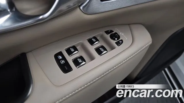 Volvo S90 — Фото автомобиля 27