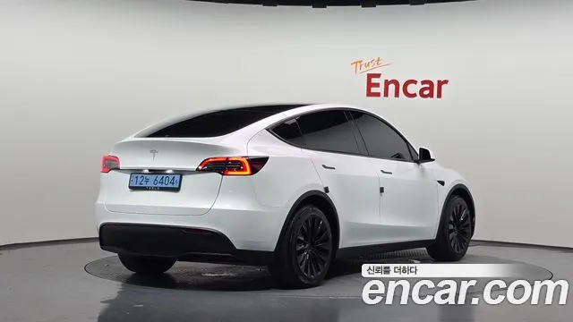 Фотография автомобиля — Tesla Model Y