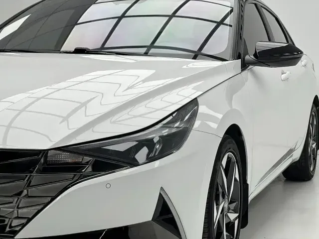 Hyundai Elantra 2022 240TGDi DCT LUX Premium Edition — Фото автомобиля 4