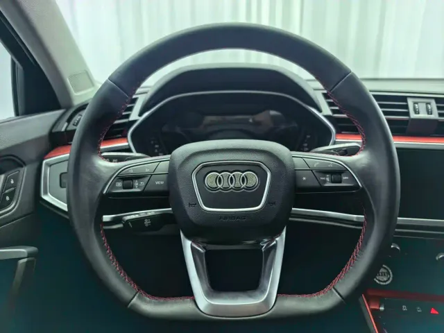 Audi Q3 — Фото автомобиля 10