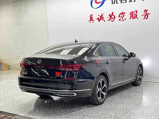 Volkswagen Passat — Фото автомобиля 17