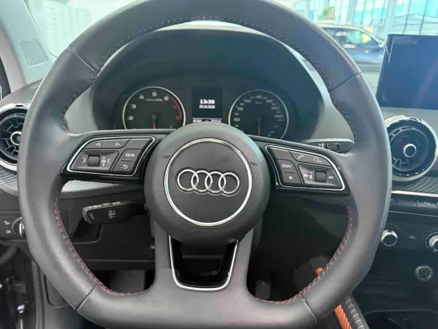 Audi Q2L — Фото автомобиля 11