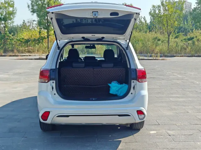 Mitsubishi Outlander — Фото автомобиля 27