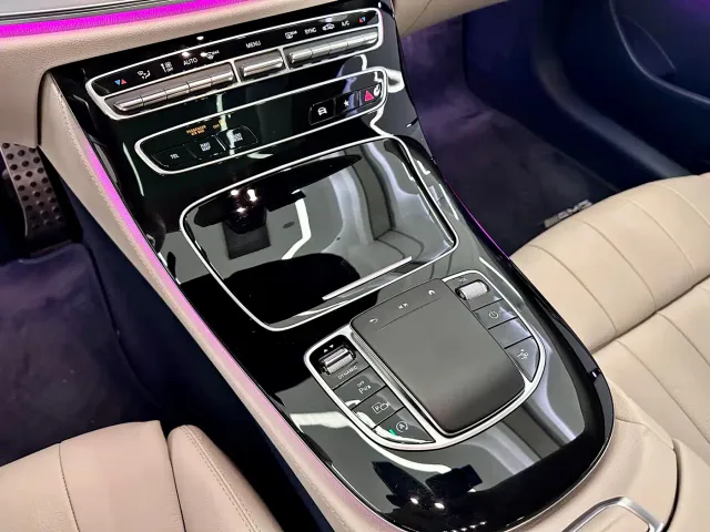 Mercedes-Benz E-Class — Фото автомобиля 12