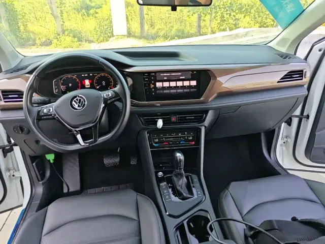 Volkswagen Tharu — Фото автомобиля 9