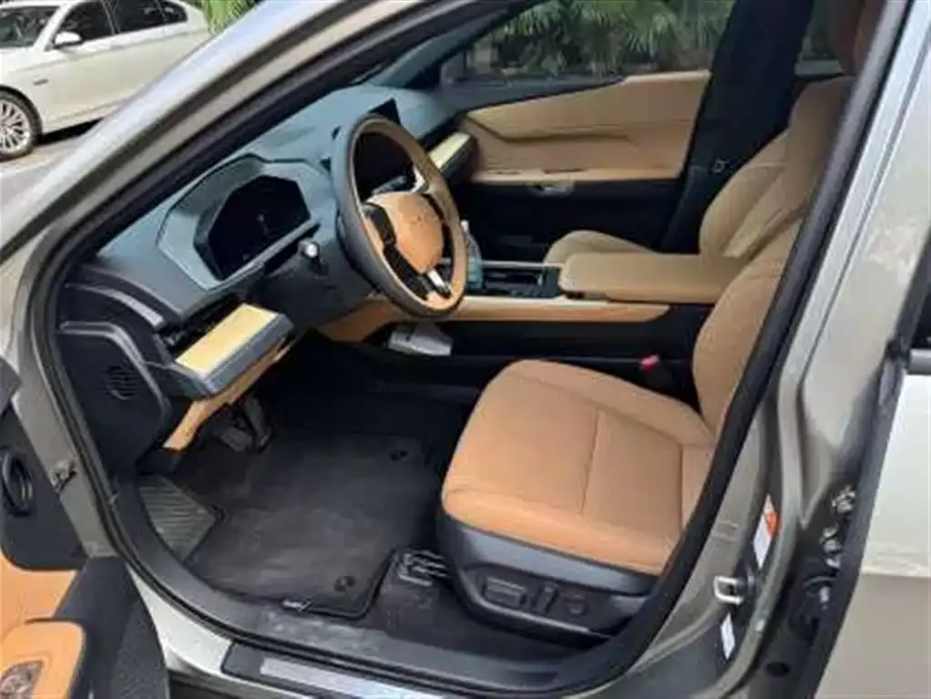 Lexus Lexus ES 2025 Model 300h Base Version — Фото автомобиля 6