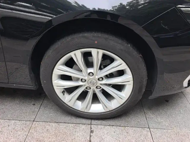 Buick Regal — Фото автомобиля 6