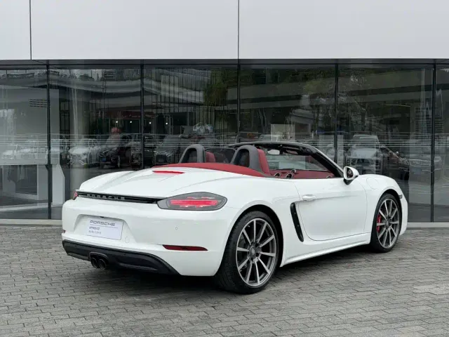 Porsche 718 — Фото автомобиля 3