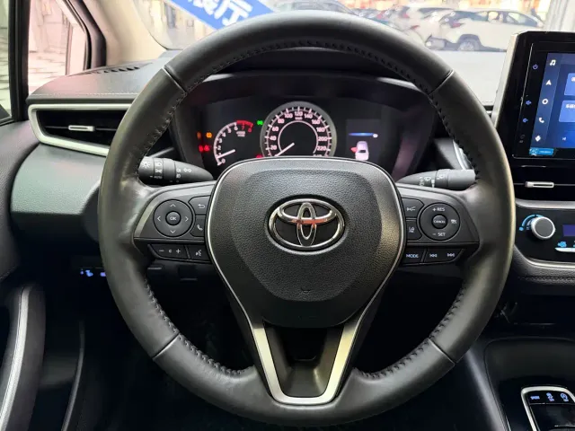 Toyota Corolla — Фото автомобиля 11