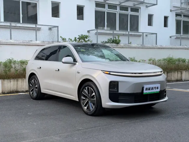 Li Auto L6 — Фото автомобиля 3