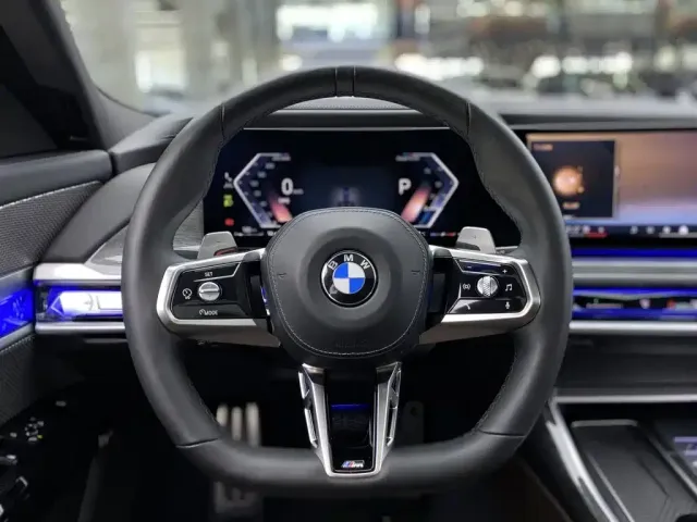 BMW BMW 7 Series 2023 740Li Exclusive M Sport Package — Фото автомобиля 13