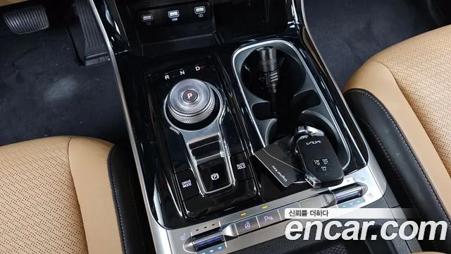 Kia Carnival Generation 4 — Фото автомобиля 11